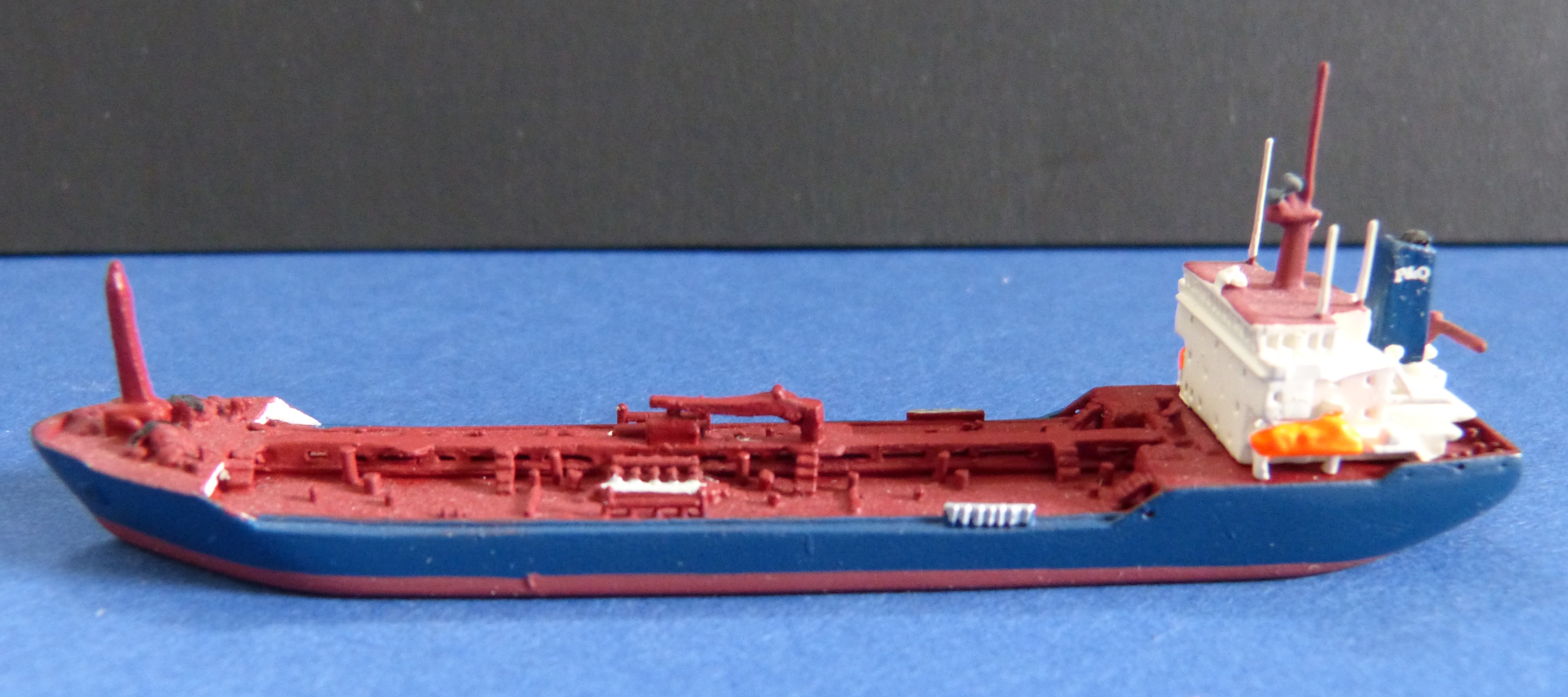 sjk-handel-de-ship-model-freight-ship-1-1250-tanker