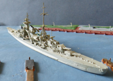 Neptun Modell 1032 - schwerer Kreuzer Admiral Hipper 1:1250 !
