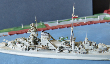 Neptun Modell 1032 - schwerer Kreuzer Admiral Hipper 1:1250 !