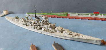 Neptun Modell Schlachtschiff Scharnhorst der dt. Kriegsmarine , Maßstab 1 : 1250