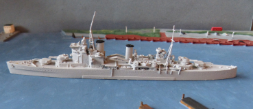 Argonaut 1:1250 Model - Cruiser London of the Royal Navy !