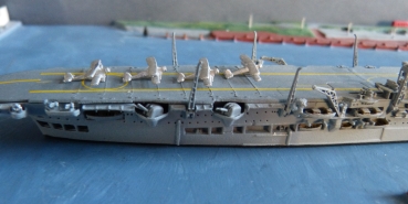 Neptung Ship Model 1114 -  Scale 1250 : Royal Navy - 2. World War Aircraft Carrier HMS Ark Royal plus 4 Airplanes