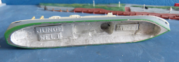 Preview: Albatros Modell ALF 1 DDR Fischtrawler Junge Welt 1:1250