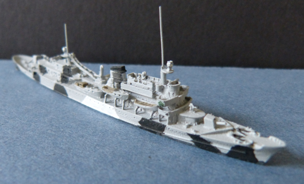 Neptun Modell Kommandoschiff Hela in Tarnbemalung 1:1250 !