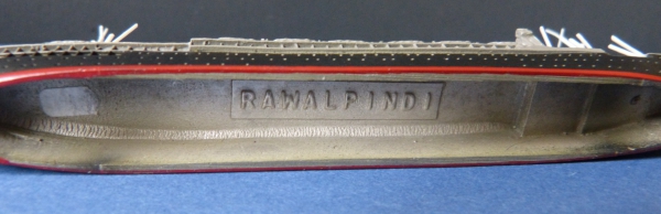 Metall Modell des Dampfers Rawalpindi - P&O Line , 1:1250 !