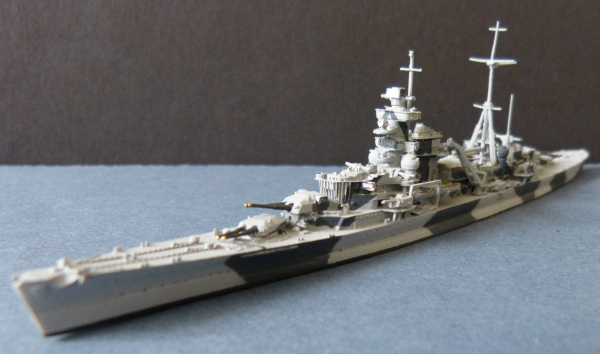 Neptun Modell schwerer Kreuzer Admiral Hipper 1:1250 ! Gesupert in Tarnbemalung