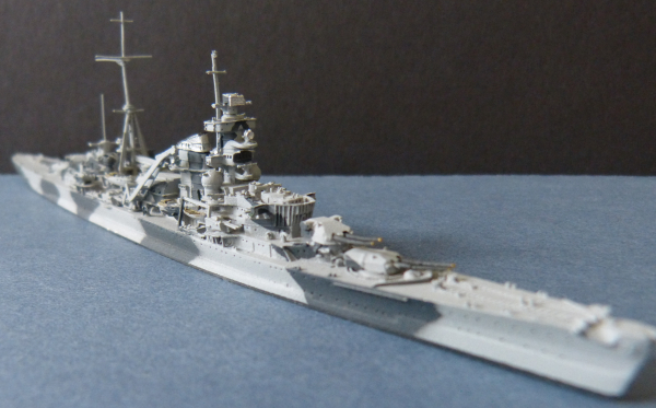 Neptun Modell schwerer Kreuzer Admiral Hipper 1:1250 ! Gesupert in Tarnbemalung