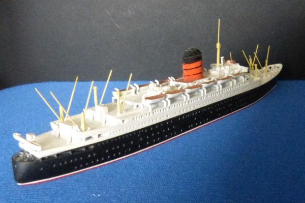 Albatros Modell des Kreuzfahrtschiff Saxonia der britischen Cunard Line