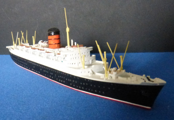 Albatros Modell des Kreuzfahrtschiff Saxonia der britischen Cunard Line