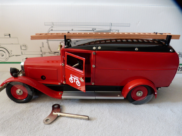 Märklin Model Nr. 19035 : old Fire Brigade Truck with Trailer