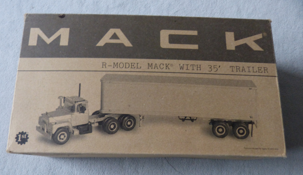 First Gear Modell 1:34 - R Model LKW Mack / Briggs in OVP