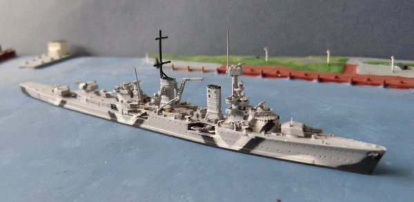 Neptun Modell leichter Kreuzer Köln 1:1250 - Gesupert in Tarnbemalung
