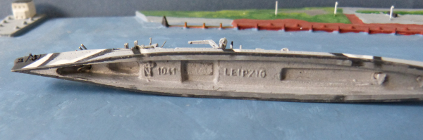 Neptun Modell leichter Kreuzer Leipzig 1:1250 - Gesupert in Tarnbemalung