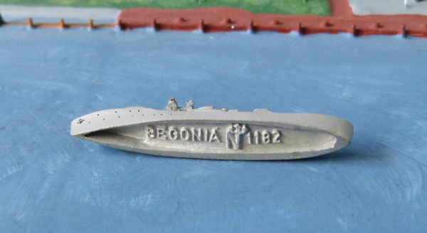 Ship Model ( 1:1250 ) - Royal Navy 2. World War Corvette Begonia