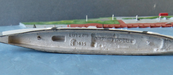 Neptun Modell - Panzerschiff Lützow in Tarnbemalung 1:1250 !