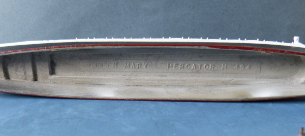 Mercatot Ship Model 494 - british Atlantic Liner / Passenger Ship Queen Mary - 1:1250  / Cunard Line !
