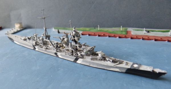 Neptun Modell 1030 - schwerer Kreuzer Prinz Eugen - 1:1250 - Tarnbemalung !