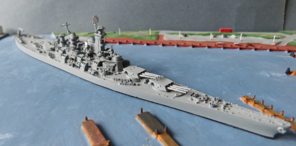 Neptun Modell 1300 - Schlachtschiff Iowa - US Navy - 1:1250 !