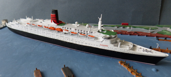 CM KR Modell 61Cunard Line Kreuzfahrtschiff Queen Elizabeth II / 2 QE2 Maßstab 1:1250