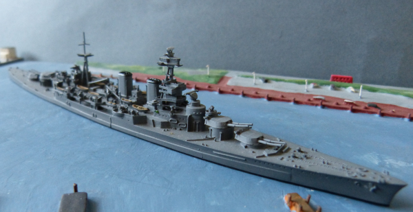 Ship Model Royal Navy - 2. World War Battlecruiser Hood - Scale 1:1250