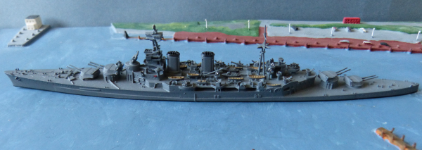 Ship Model Royal Navy - 2. World War Battlecruiser Hood - Scale 1:1250