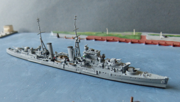 Ship Model - Royal Navy 2. World War Cruiser Scylla !