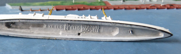 Neptun Modell N 1130 Kreuzer Exeter - Maßstab 1 : 1250 Royal Navy Tropenbemalung