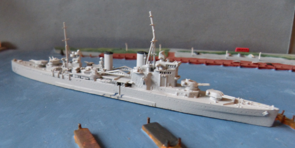Argonaut 1:1250 Model - Cruiser London of the Royal Navy !