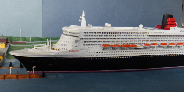 CM KR Modell 323 Kreuzfahrtschiff Queen Mary 2 Maßstab 1:1250 Cunard