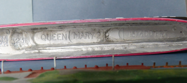 CM KR Modell 323 Kreuzfahrtschiff Queen Mary 2 Maßstab 1:1250 Cunard