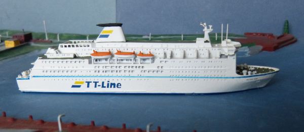 Albatros AL 132 Ship Model 1 : 1250 german Ferry Peter Pan TT Line