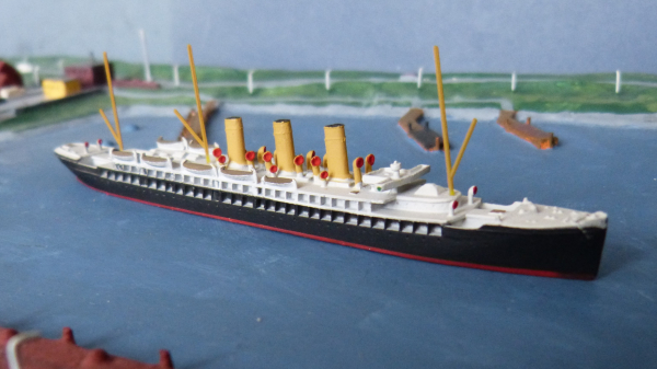 Navis 903 Ship Model Steamer Passenger Ship Auguste Victoria Hapag - 1:1250