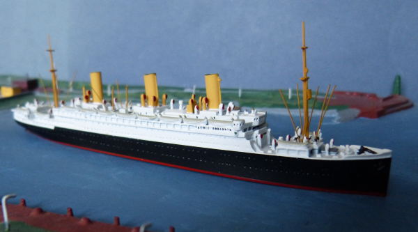 Mercator Modell 419 - Dampfer Passagierschiff Tirpitz - Reederei HAPAG 1:1250