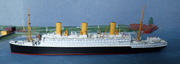 Mercator Modell 419 - Dampfer Passagierschiff Tirpitz - Reederei HAPAG 1:1250