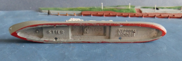 Neptun Modell 1023 : Hilfskreuzer Stier - deutsche Krigesmarine , Maßstab 1:1250 !