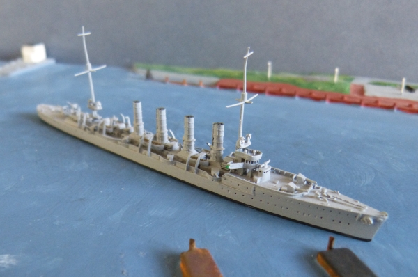 Navis / Neptun Ship Model Scale 1:1250 : imperial german Navy - First World War Cruiser Karlsruhe