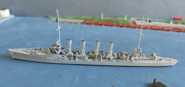 Navis / Neptun Ship Model Scale 1:1250 : imperial german Navy - First World War Cruiser Karlsruhe