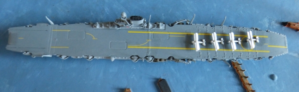 Neptung Ship Model 1114 -  Scale 1250 : Royal Navy - 2. World War Aircraft Carrier HMS Ark Royal plus 4 Airplanes