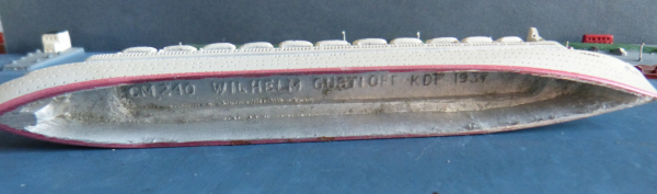 CM Modell 240 : Kraft durch Freude Liner Wilhelm Gustloff - Maßstab 1:1250 !