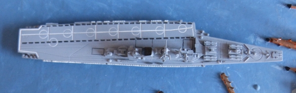 Delphin Modell 142 - Maßstab 1:1250 - russischer Hubschrauber Träger Kiev