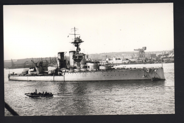 Fotokarte vom Schlachtschiff Centurion !