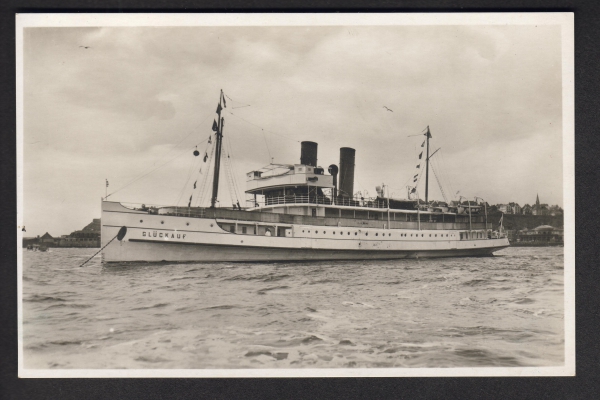 Postcard of the Steamer Glückauf / HAPAG !